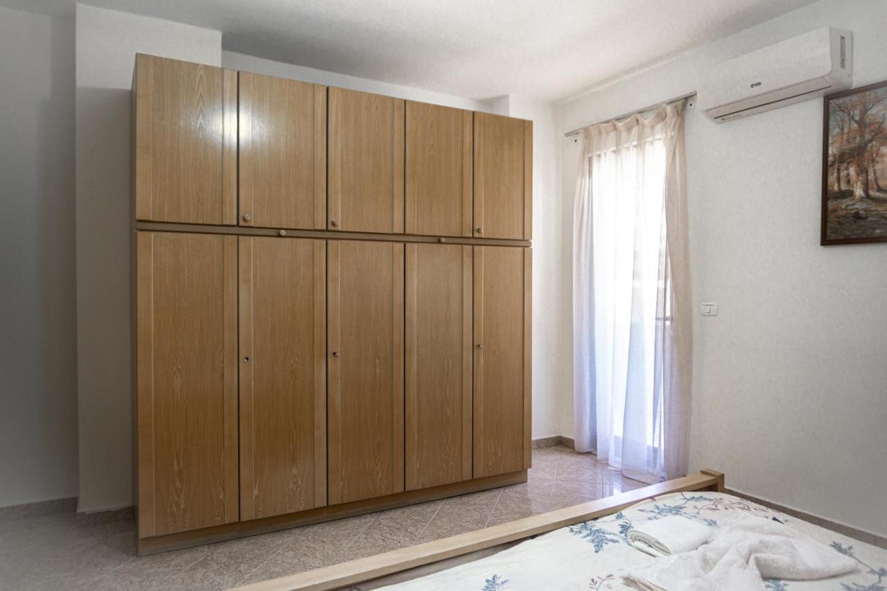 City Center Two Private Bedrooms Near Scanderbeg Square On Shared Apartment Тирана Екстер'єр фото