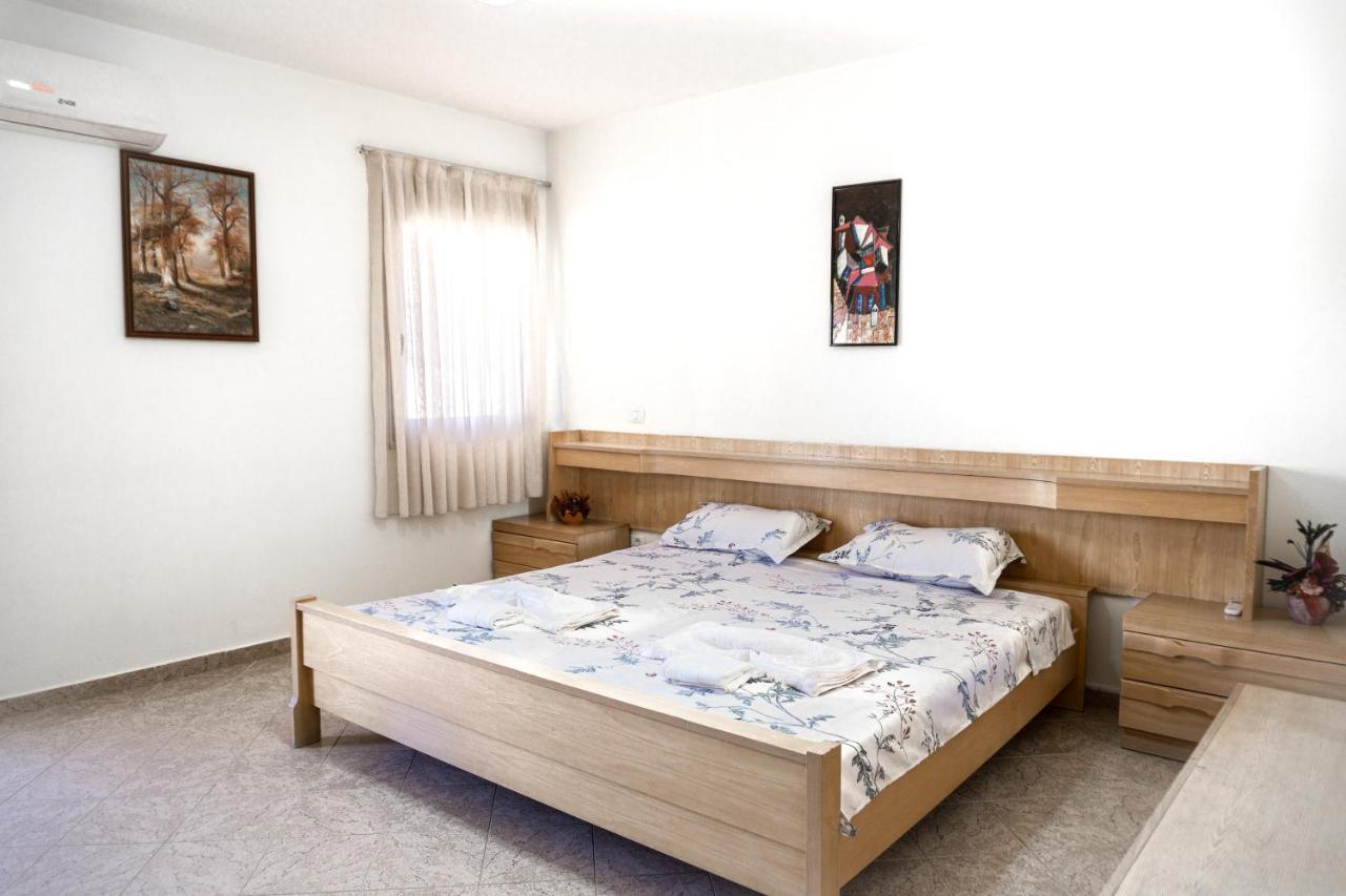 City Center Two Private Bedrooms Near Scanderbeg Square On Shared Apartment Тирана Екстер'єр фото