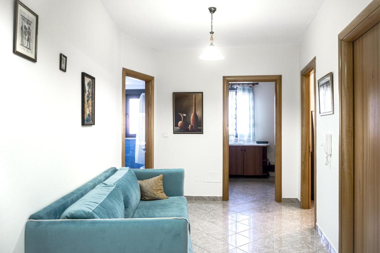 City Center Two Private Bedrooms Near Scanderbeg Square On Shared Apartment Тирана Екстер'єр фото