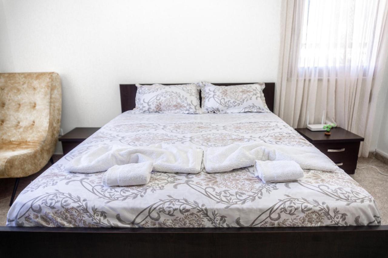 City Center Two Private Bedrooms Near Scanderbeg Square On Shared Apartment Тирана Екстер'єр фото
