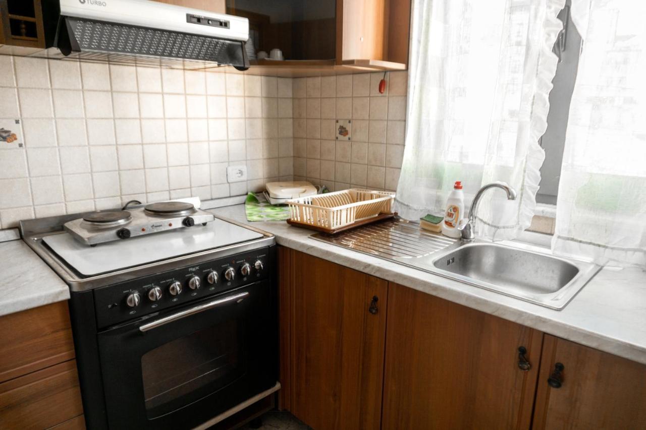 City Center Two Private Bedrooms Near Scanderbeg Square On Shared Apartment Тирана Екстер'єр фото