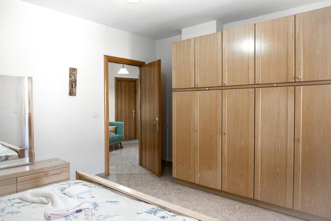 City Center Two Private Bedrooms Near Scanderbeg Square On Shared Apartment Тирана Екстер'єр фото