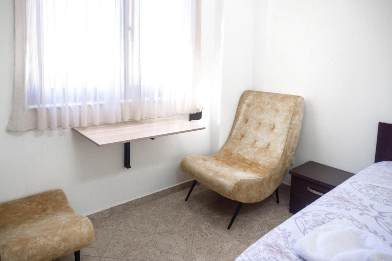 City Center Two Private Bedrooms Near Scanderbeg Square On Shared Apartment Тирана Екстер'єр фото