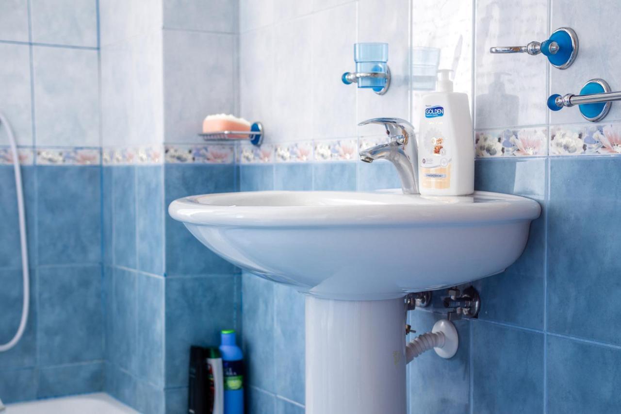 City Center Two Private Bedrooms Near Scanderbeg Square On Shared Apartment Тирана Екстер'єр фото