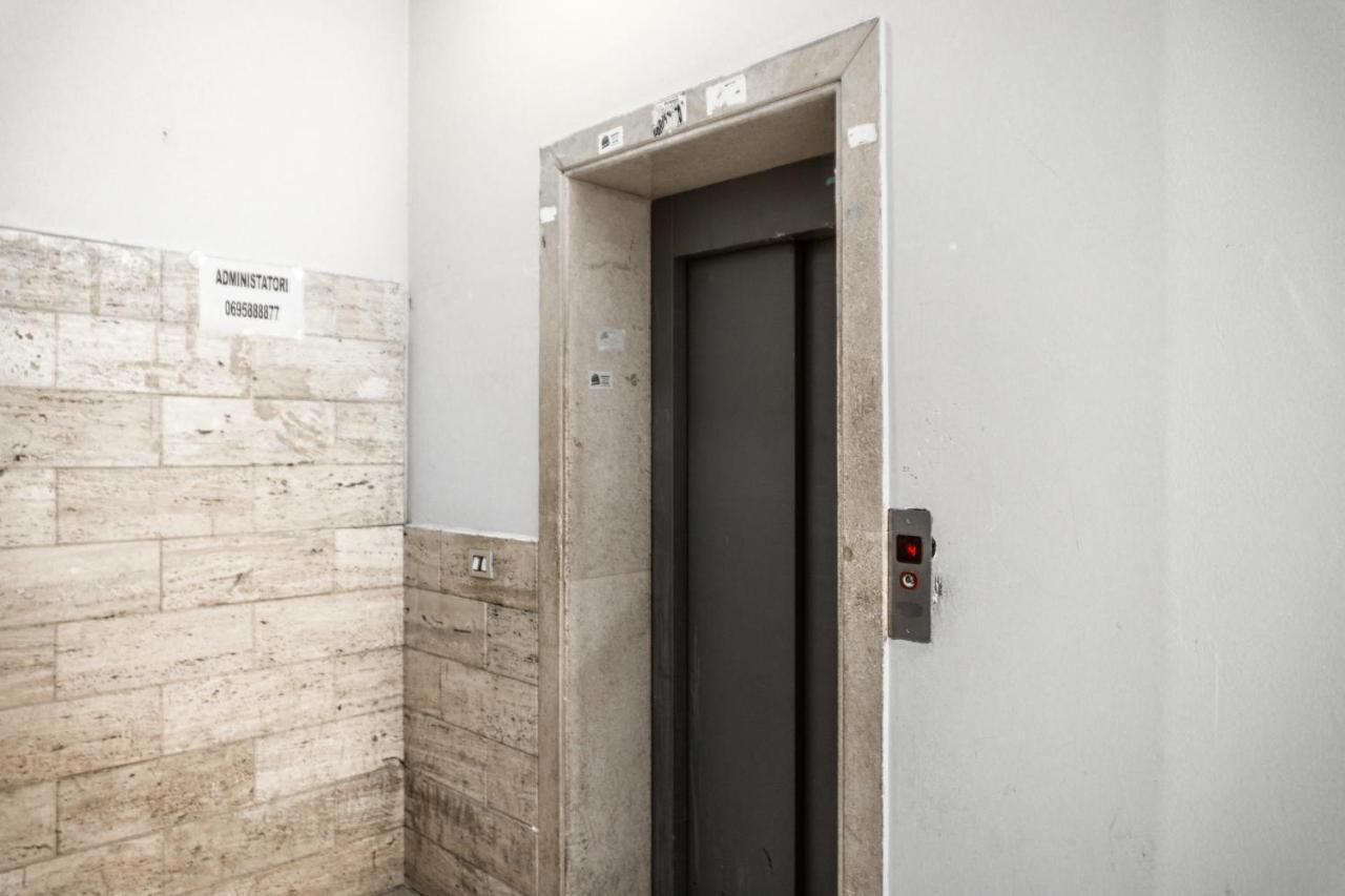 City Center Two Private Bedrooms Near Scanderbeg Square On Shared Apartment Тирана Екстер'єр фото