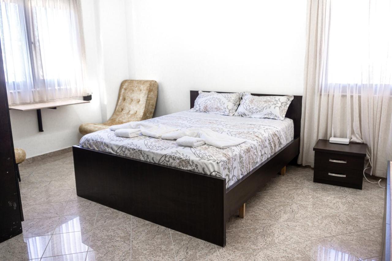 City Center Two Private Bedrooms Near Scanderbeg Square On Shared Apartment Тирана Екстер'єр фото