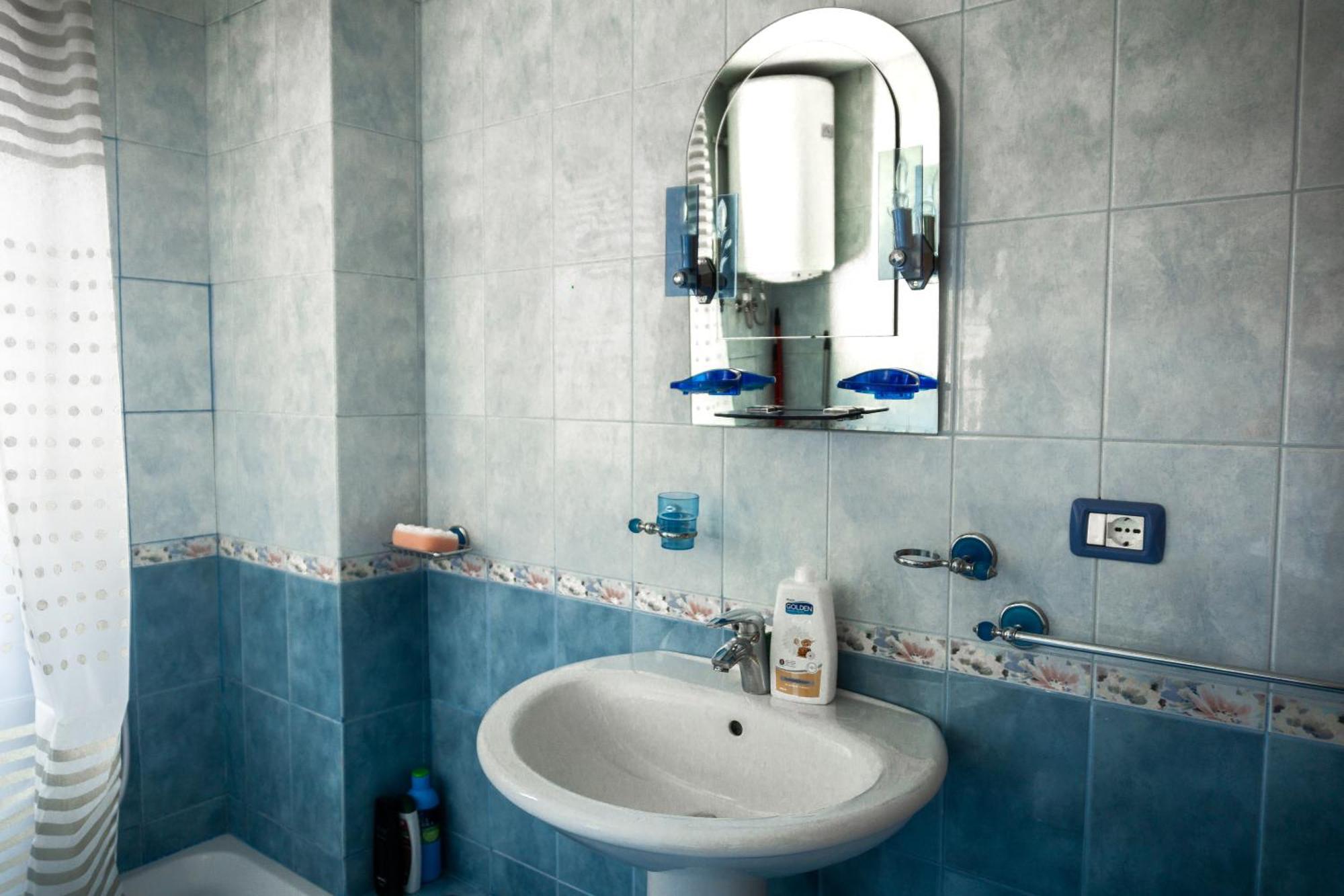 City Center Two Private Bedrooms Near Scanderbeg Square On Shared Apartment Тирана Екстер'єр фото